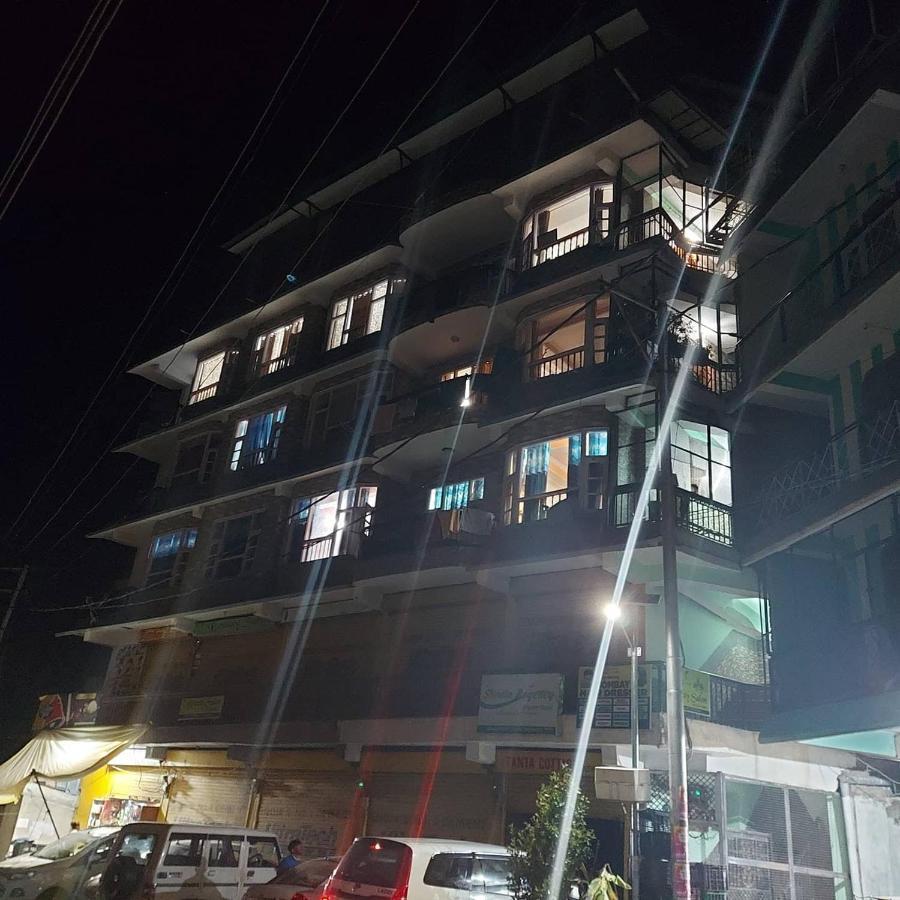 ホテル Shimla Regency エクステリア 写真