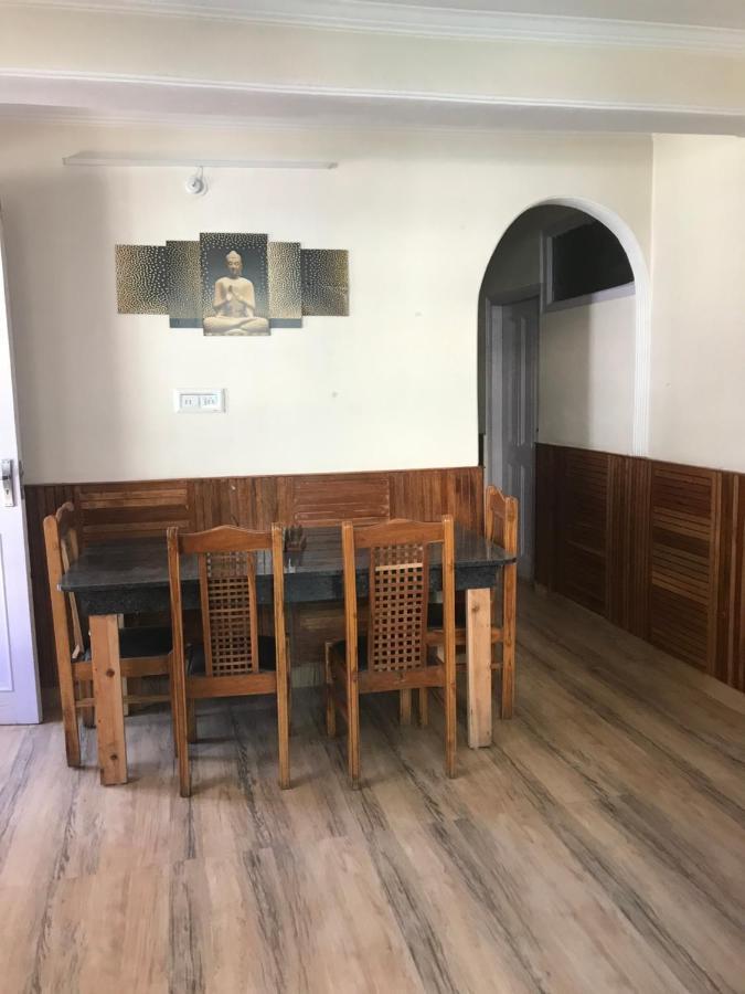 ホテル Shimla Regency エクステリア 写真
