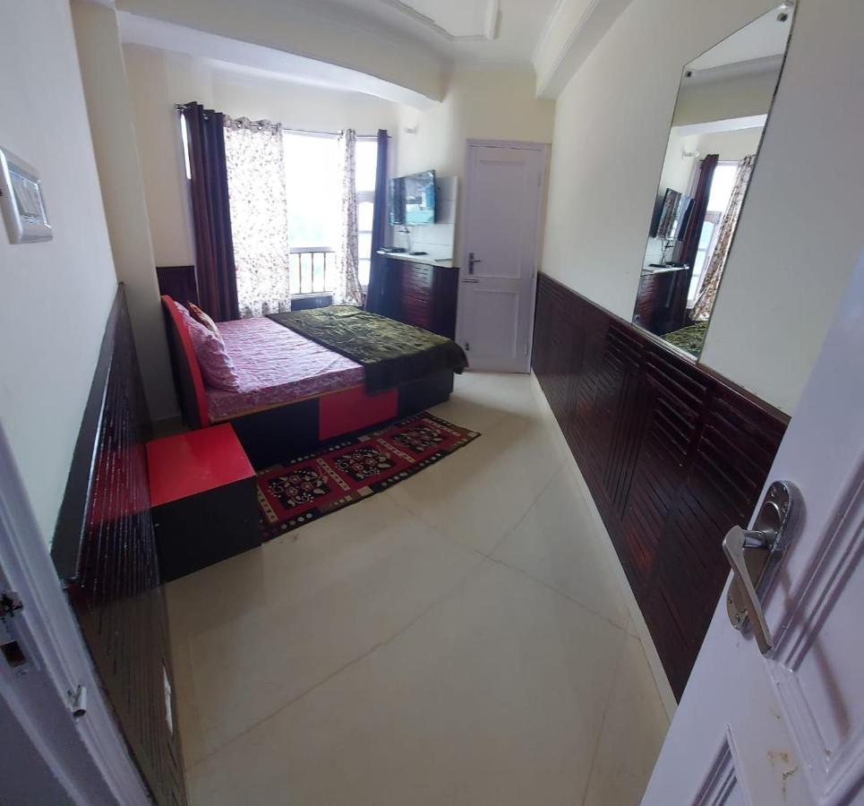 ホテル Shimla Regency エクステリア 写真